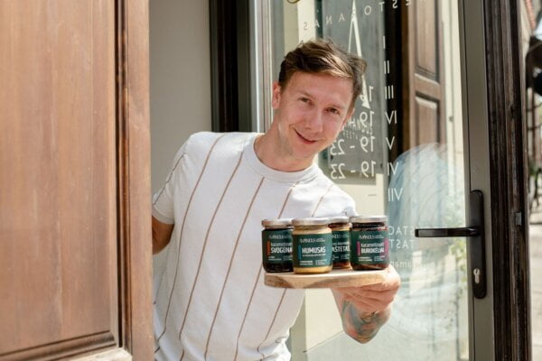 VISIEMS2 Karamelizuoti svogūnai su Cajun prieskonių mišiniu